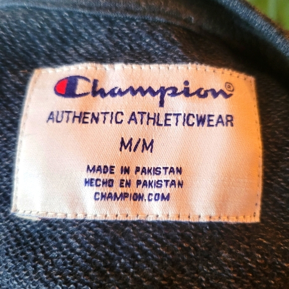 Champion Sweater - Picture 4 of 4